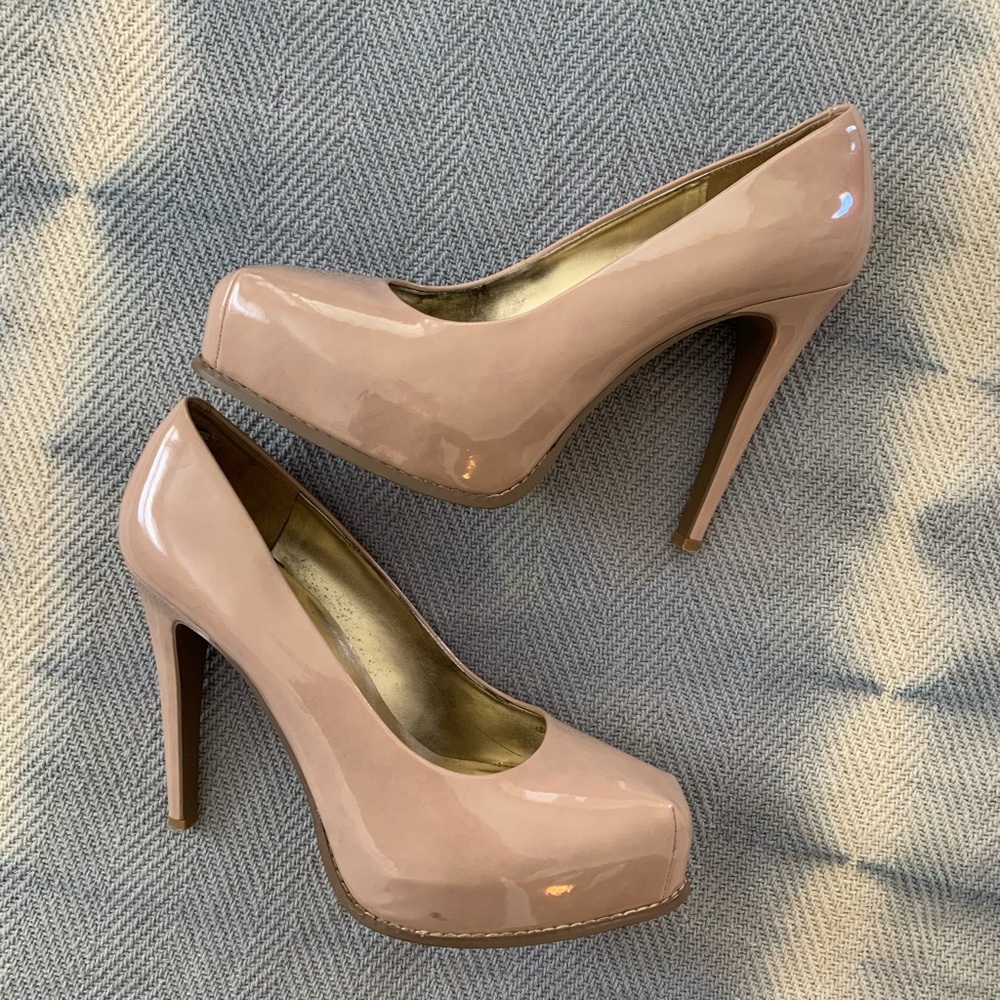 Vera Wang nude patent platform heels.